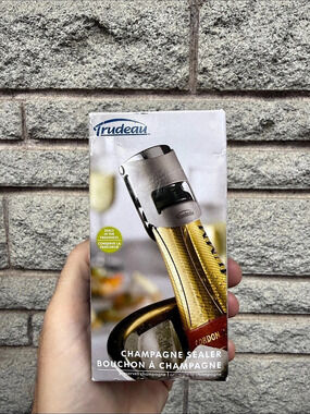 Trudeau Champagne Sealer Stainless Steel NWT